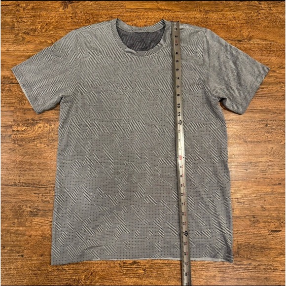 Lululemon Gray Metal Vent Tech Digital Camo Gym Run Performance T Shirt Men's M - Picture 6 of 7